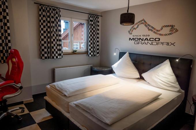 Motorworld Inn Warthausen Exteriör bild